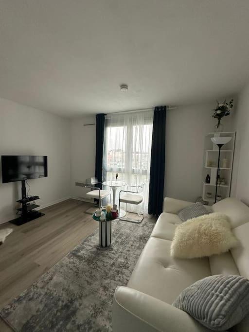 Studio Charmant Et Cosy Daire Rueil-Malmaison Dış mekan fotoğraf